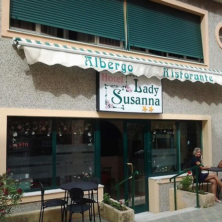 Hotel Lady Susanna Варацце Экстерьер фото