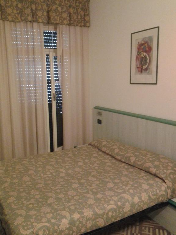 Hotel Lady Susanna Варацце Экстерьер фото